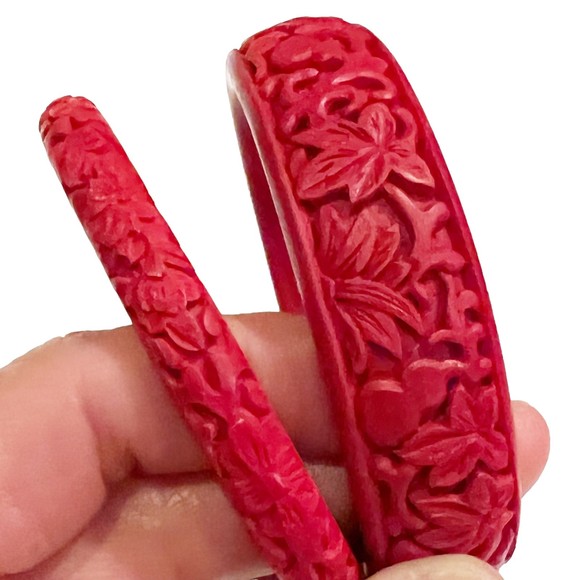 Vtg Chinese Red Cinnabar Flower Floral & Fruit Design Carved Bangle Bracelet x2 - Picture 2 of 12